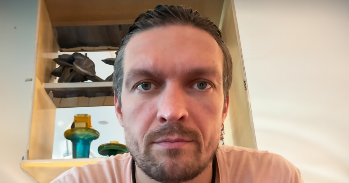 Первые слова Усика после отказа от титула WBO