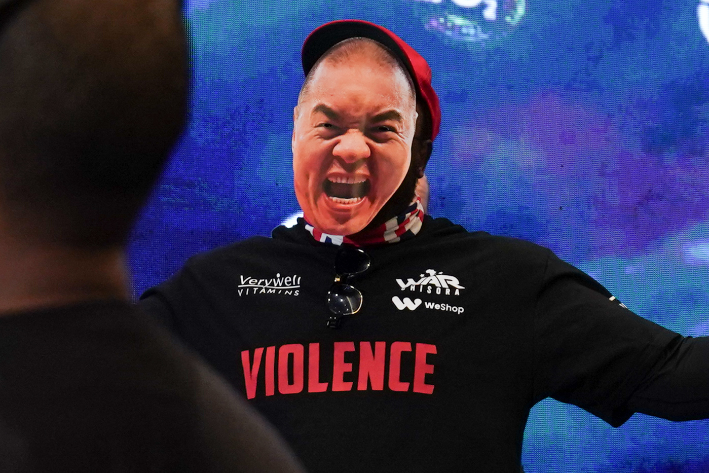 Zhilei Zhang calls out Dereck Chisora: “I want to hit you”