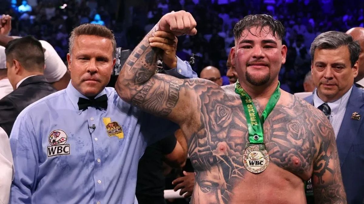 Usyk Doesn’t Rule Out a Fight With Andy Ruiz Jr.