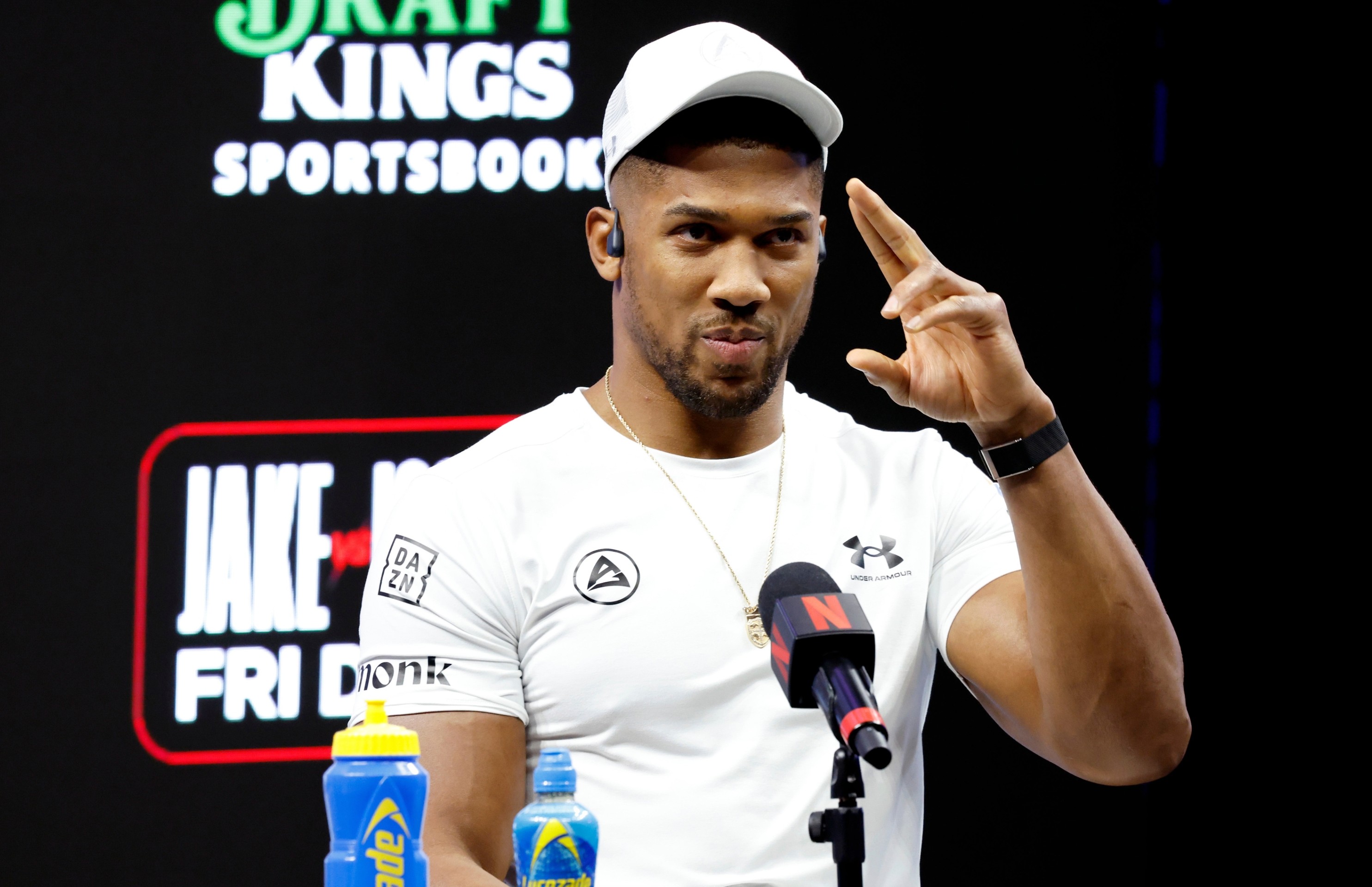 Энтони Джошуа подтвердил сотрудничество с командой Усика