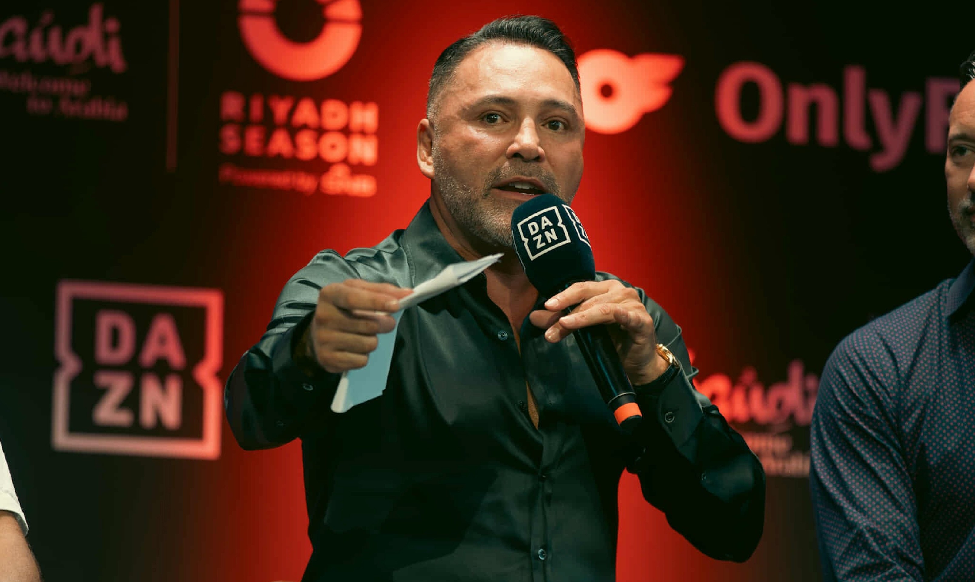 De La Hoya: “We Believe in Fair Business, But the TKO Scumbags Want to Change Everything”