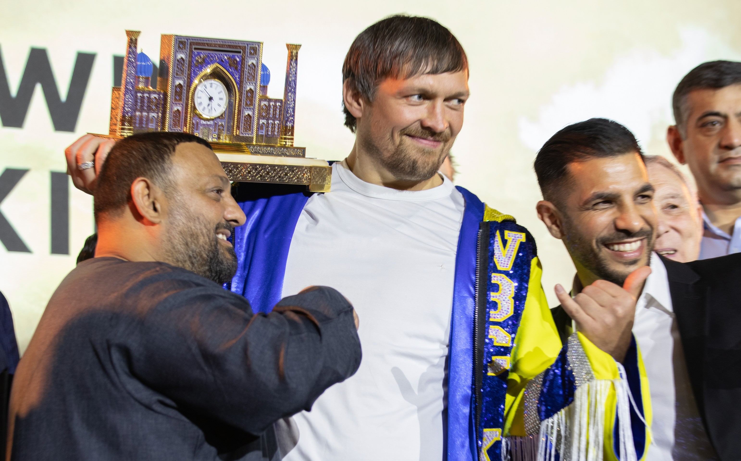 Oleksandr Usyk Receives WBC King Award