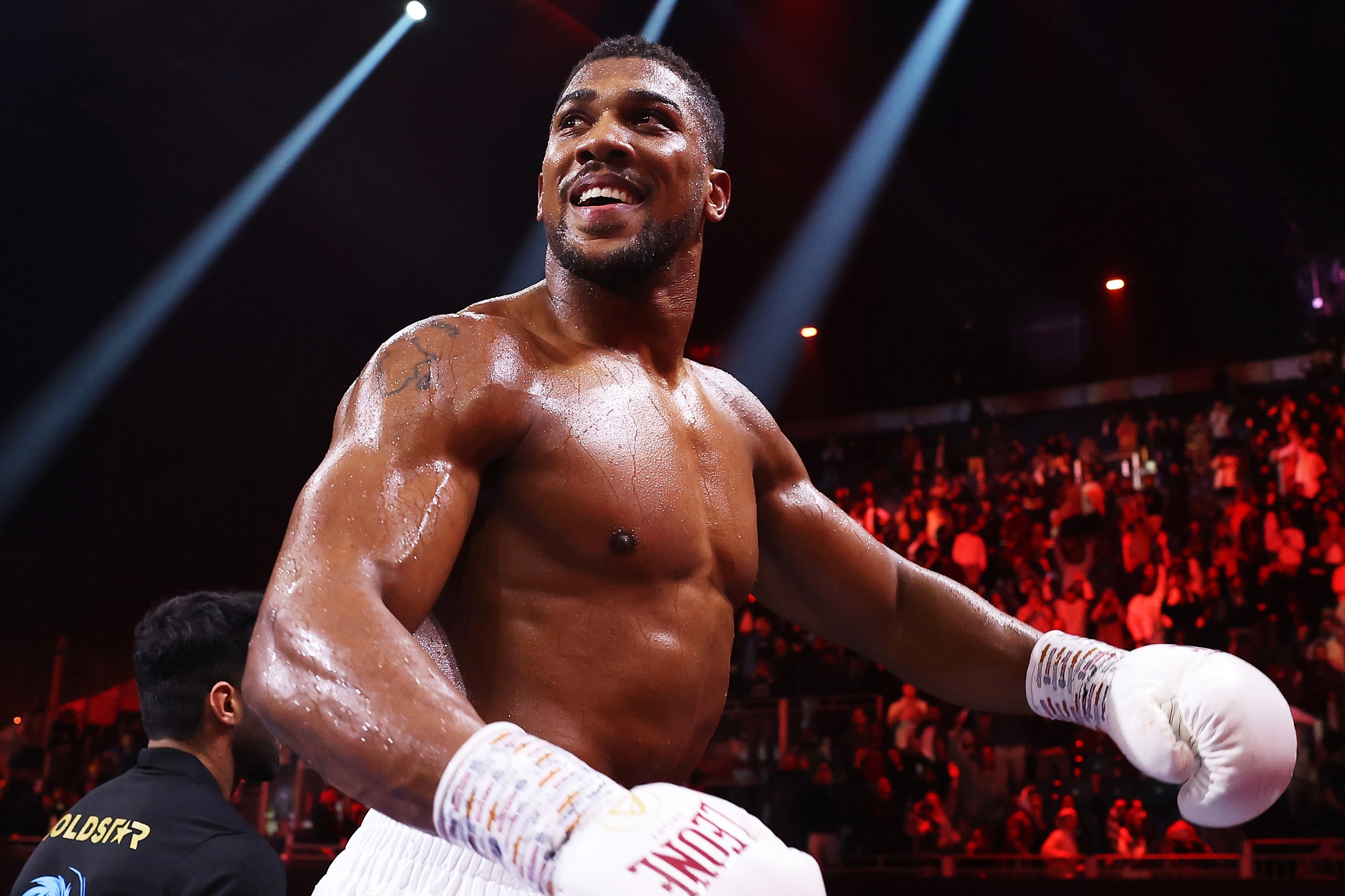 Will Joshua Struggle Against Makhmudov? Kabayel Shares His Opinion